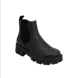 Black Chelsea boots